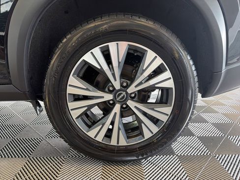 Used 2023 Nissan Rogue SV AWD/4WD image 8
