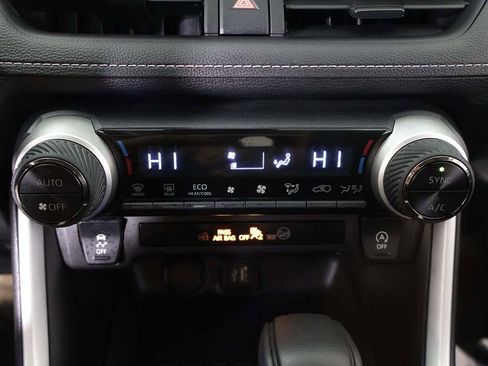 Used 2025 Toyota RAV4 XLE image 45