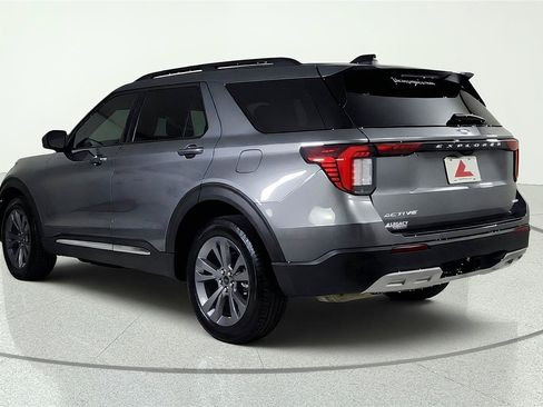 Used 2025 Ford Explorer Active w/ Active Comfort Package AWD/4WD image 5