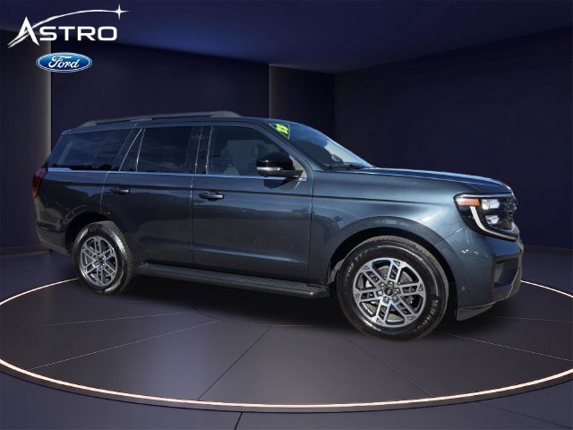 Certified 2025 Ford Expedition Active RWD image 1