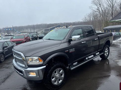 Used 2016 RAM 2500 Laramie w/ Convenience Group AWD/4WD image 9