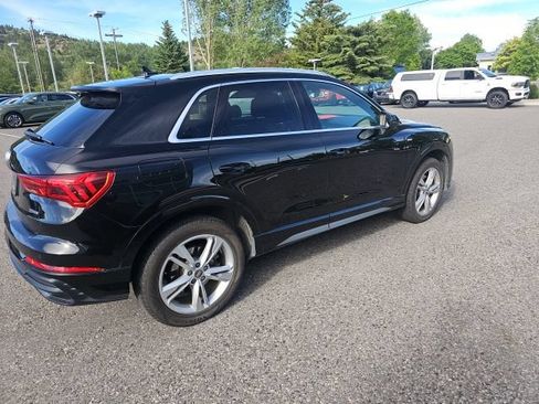 Used 2020 Audi Q3 2.0T Premium w/ Convenience Package AWD/4WD image 4