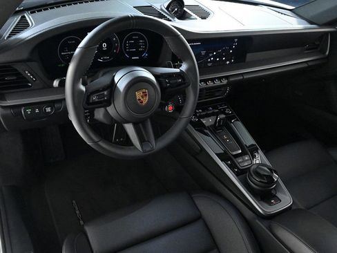 Certified 2025 Porsche 911 Carrera image 4