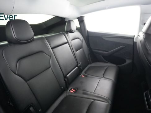 Used 2026 Tesla Model Y Long Range RWD image 5