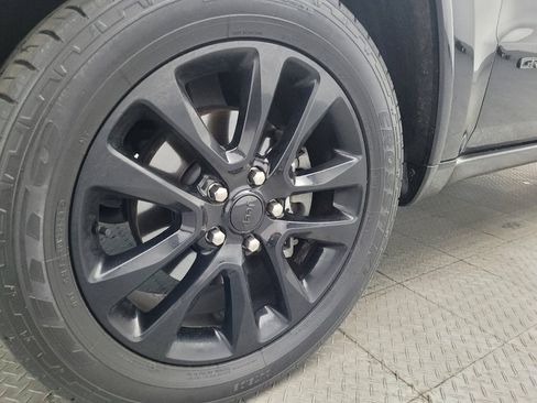 Used 2020 Jeep Grand Cherokee Altitude image 31