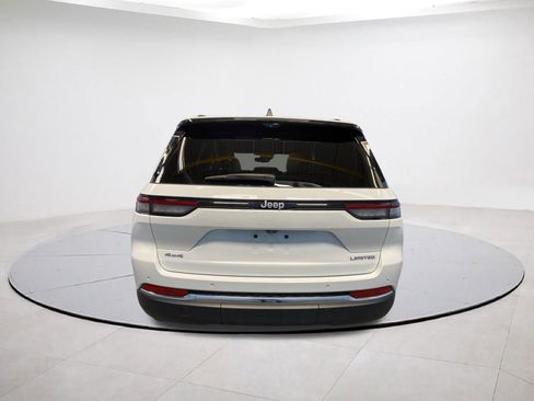 Certified 2024 Jeep Grand Cherokee Limited w/ Luxury Tech Group II image 5