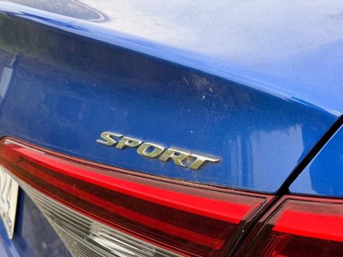 Used 2022 Honda Civic Sport image 18