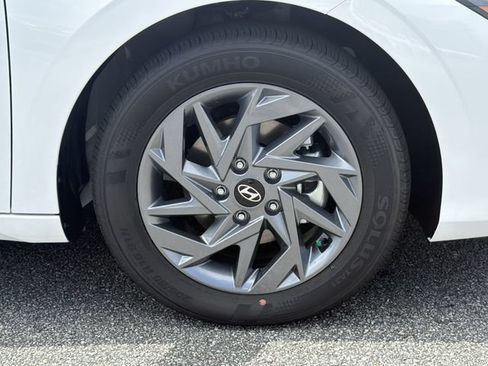 New 2026 Hyundai Elantra Hybrid FWD image 18