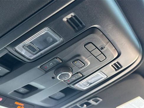 Used 2022 Chevrolet Tahoe Z71 w/ Off-Road Capability Package image 25