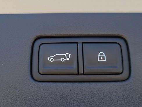 New 2026 Hyundai Ioniq 9 SE AWD/4WD image 10