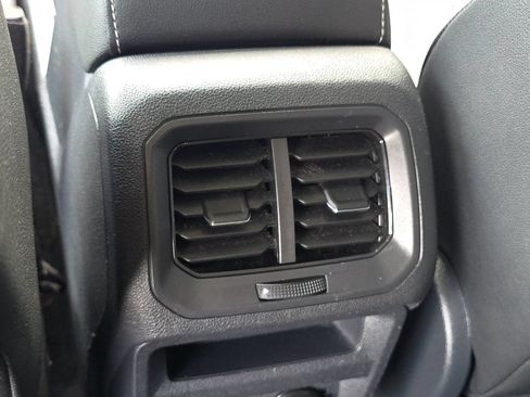 Used 2023 Volkswagen Tiguan SE AWD/4WD image 13