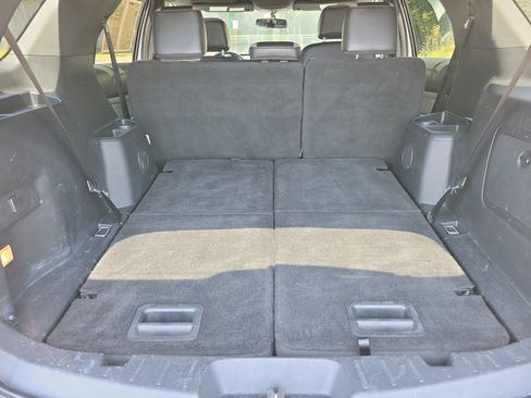 Used 2017 Ford Explorer XLT w/ Equipment Group 202A FWD image 12