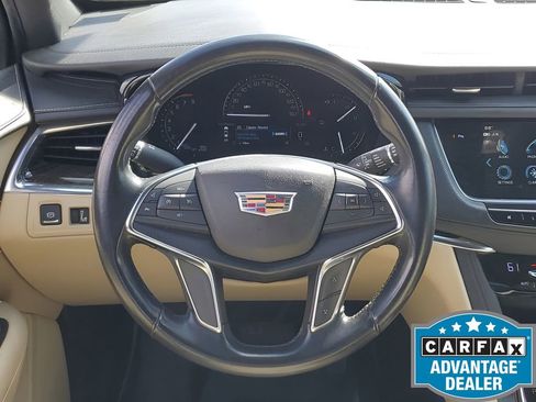 Used 2019 Cadillac XT5 FWD image 18