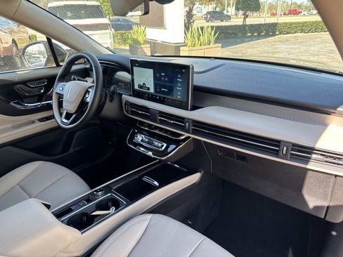 New 2025 Lincoln Corsair FWD w/ Equipment Group 101A image 20