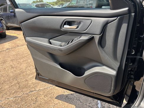 Used 2026 Nissan Rogue SV FWD image 18