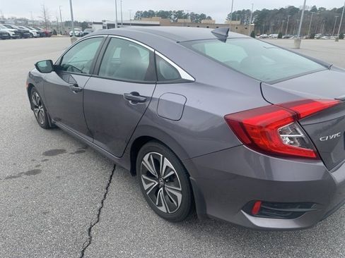 Used 2017 Honda Civic EX-L image 9