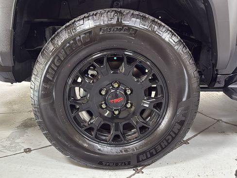 Certified 2025 Toyota 4Runner TRD Off-Road image 22