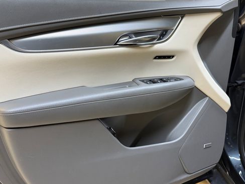 Used 2020 Cadillac XT5 Premium Luxury FWD image 13