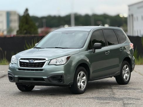 Used 2017 Subaru Forester 2.5i AWD/4WD image 6