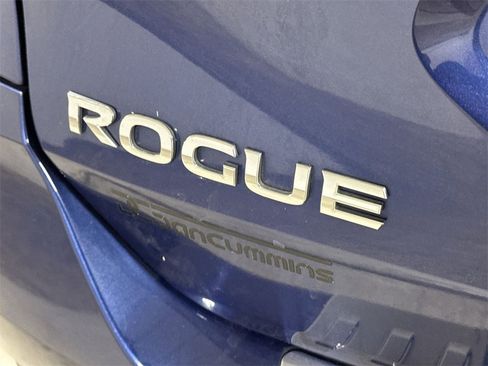 Used 2017 Nissan Rogue SV w/ SV Premium Package image 27