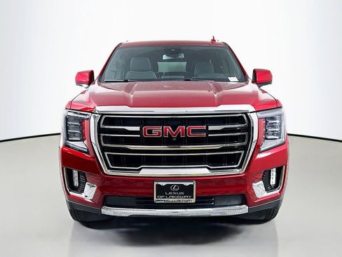 Used 2023 GMC Yukon XL SLT w/ SLT Premium Package AWD/4WD image 2