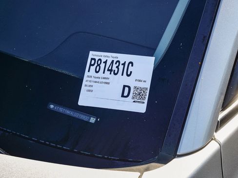 Certified 2020 Toyota Camry SE image 33