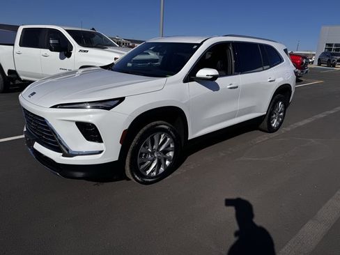 Used 2025 Buick Enclave Preferred image 5