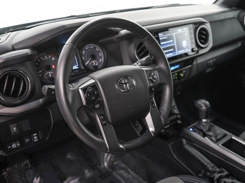 Used 2021 Toyota Tacoma TRD Off-Road AWD/4WD image 20