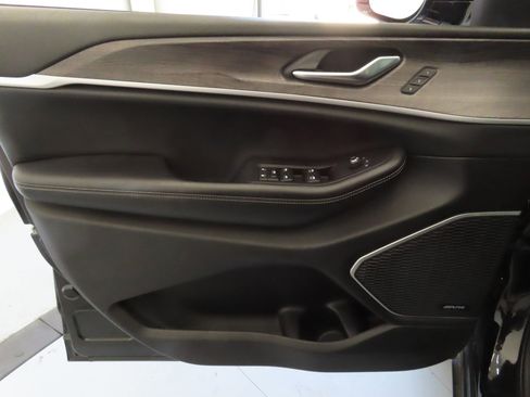 Used 2022 Jeep Grand Cherokee Limited 4xe image 12