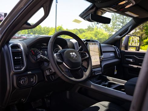 New 2026 RAM 2500 Big Horn AWD/4WD image 13