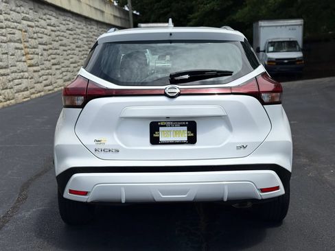 Used 2021 Nissan Kicks SV FWD image 7