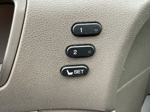 Used 2012 Honda Odyssey Touring Elite image 36