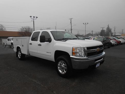 Used 2011 Chevrolet Silverado 3500 LT image 3