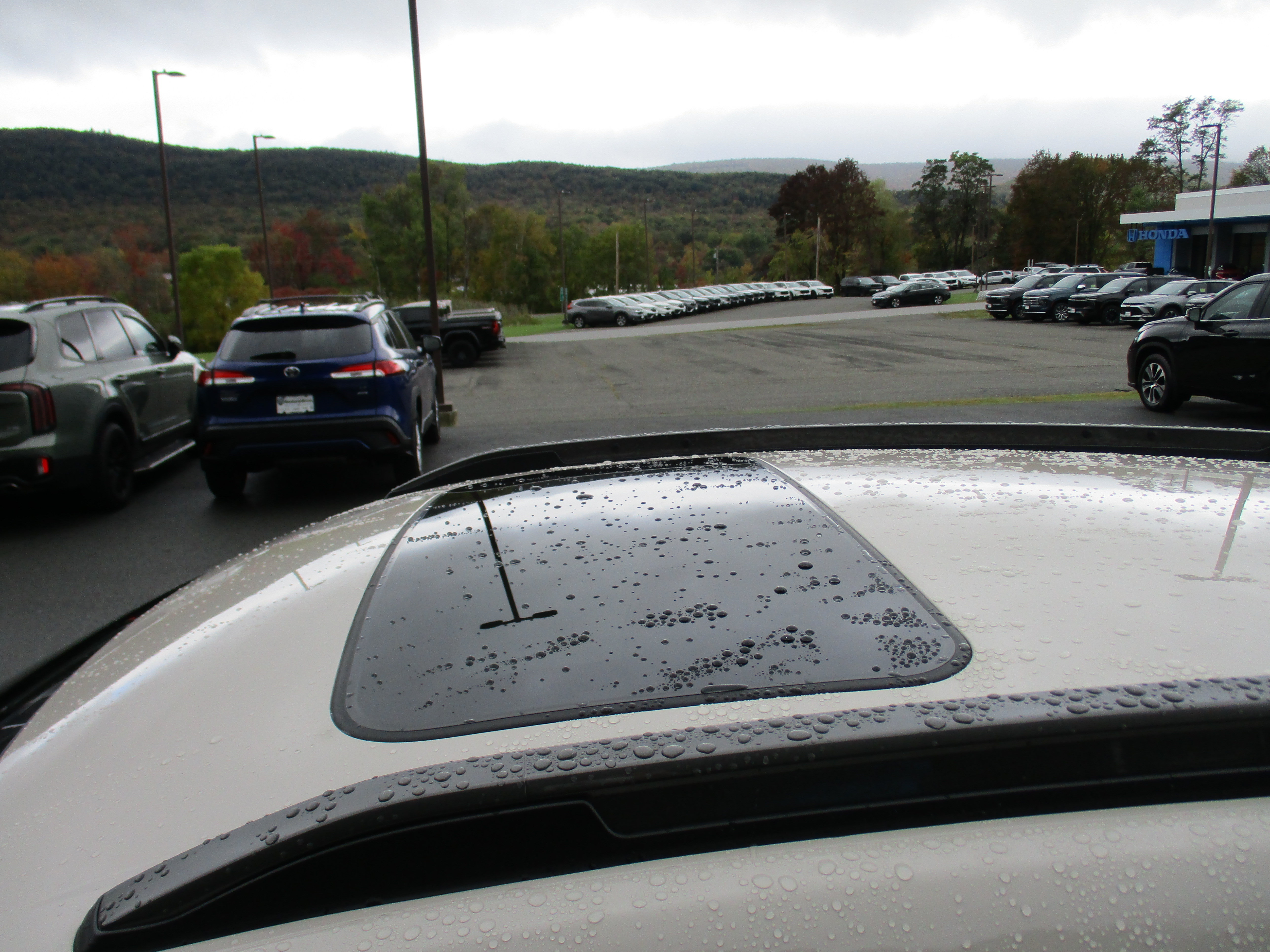 Used 2026 Chevrolet Trax ACTIV w/ Sunroof Package FWD image 10