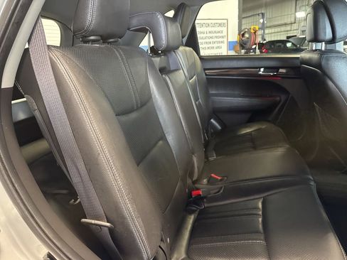Used 2012 Kia Sorento SX FWD image 30
