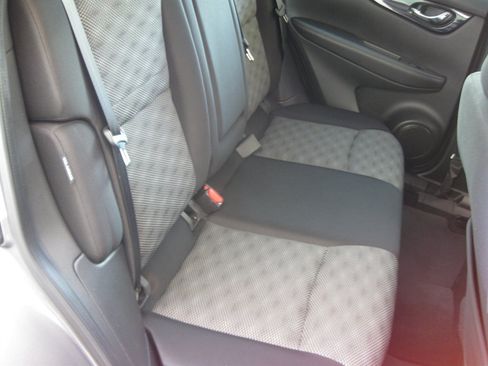 Used 2021 Nissan Rogue Sport SV FWD image 31