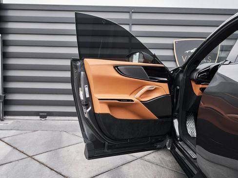 Used 2025 Ferrari Purosangue image 36