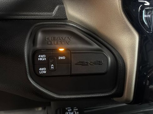 Used 2024 RAM 2500 Laramie AWD/4WD image 27