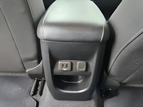 Used 2021 Chevrolet Colorado LT AWD/4WD image 10