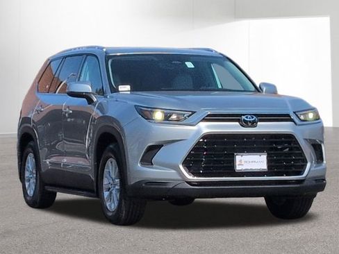 New 2026 Toyota Grand Highlander XLE image 3