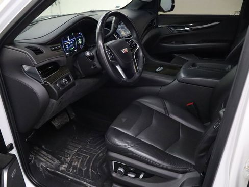 Used 2020 Cadillac Escalade Platinum image 28