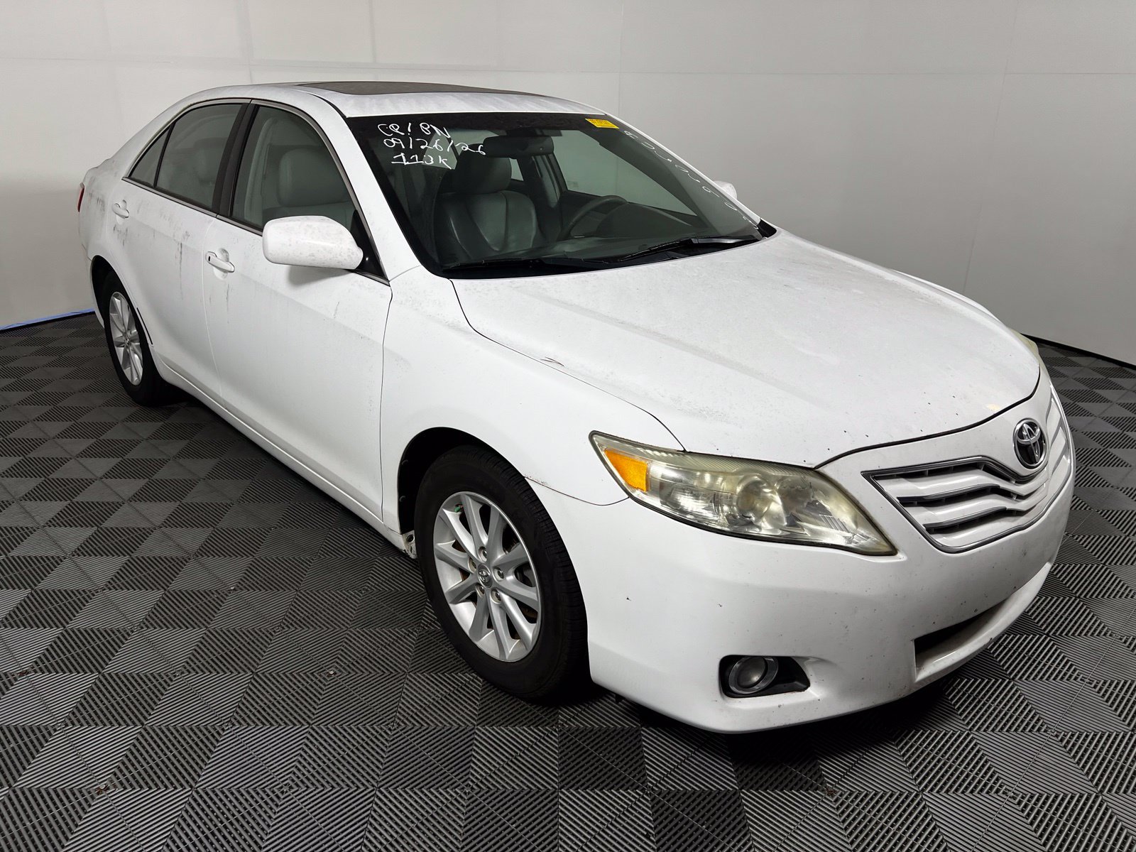 Used 2010 Toyota Camry XLE FWD image 3