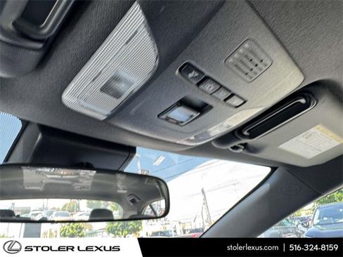 Used 2022 Toyota Corolla SE image 40