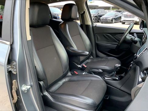 Used 2019 Buick Encore Preferred image 9