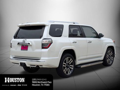 Used 2020 Toyota 4Runner SR5 Premium image 3