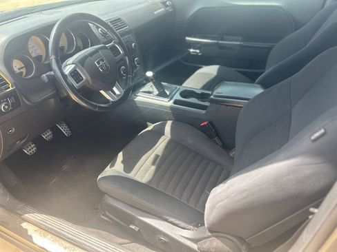 Used 2012 Dodge Challenger R/T image 4