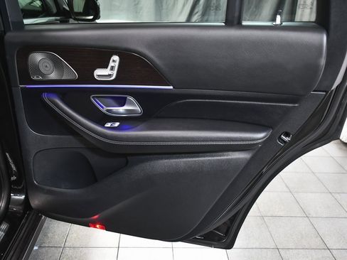 Used 2025 Mercedes-Benz GLS 450 GLS 450 image 14