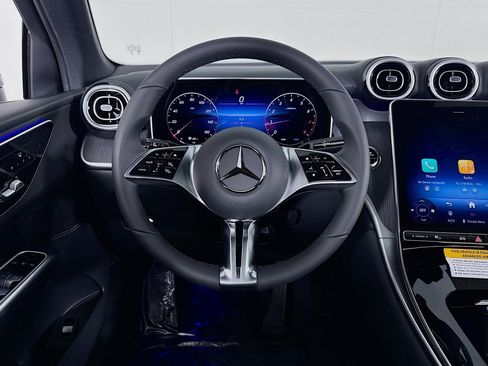 New 2026 Mercedes-Benz GLC 300 image 4