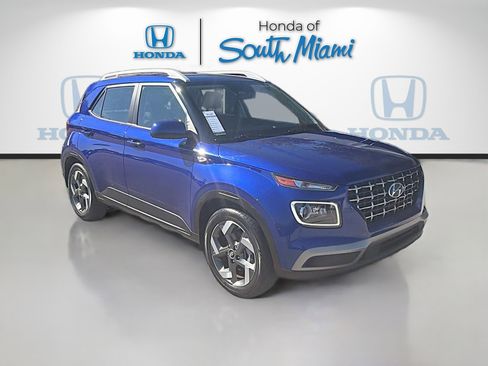 Used 2024 Hyundai Venue Limited image 1