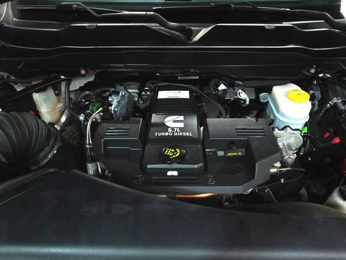 Used 2022 RAM 2500 Laramie AWD/4WD image 9